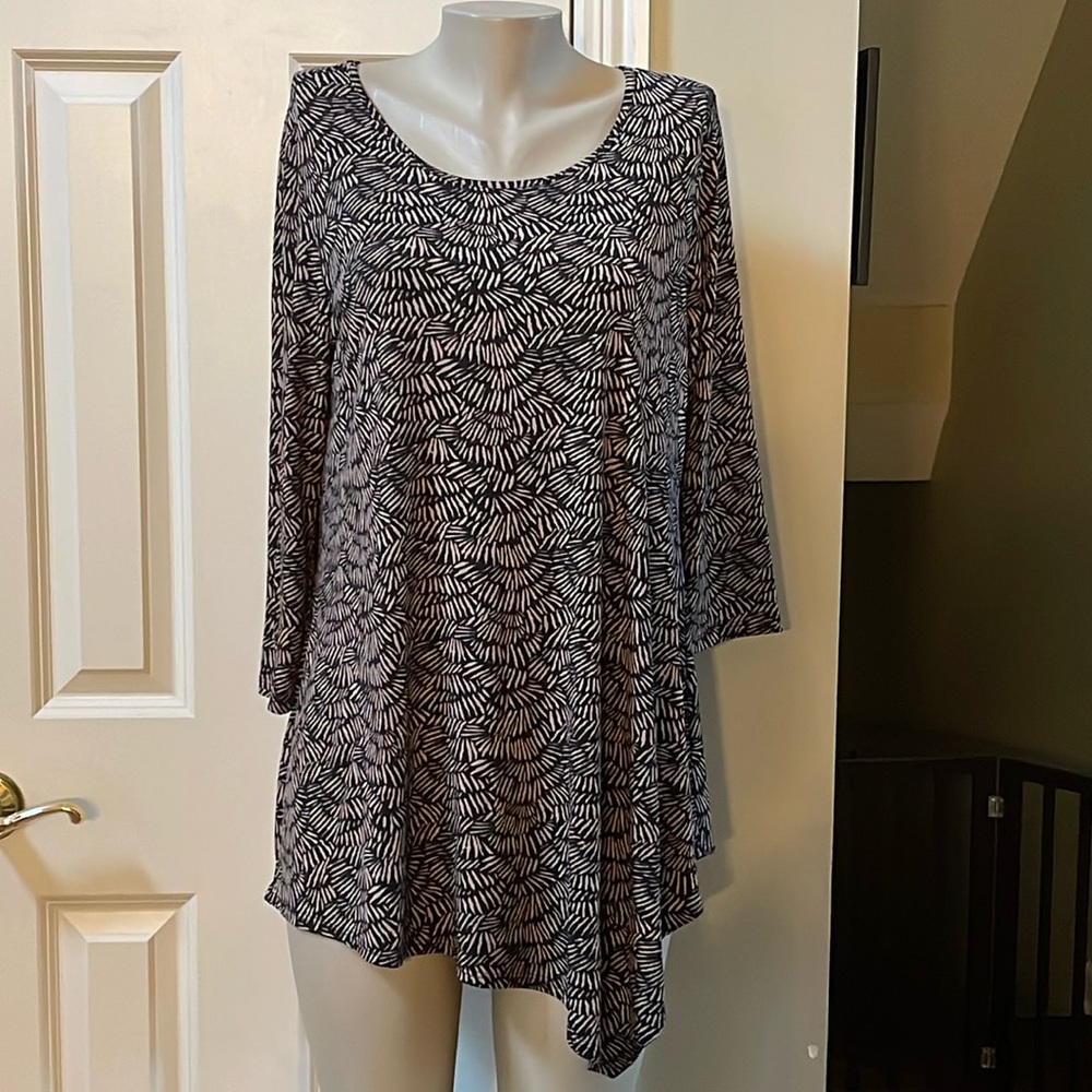 Clara Sun Woo tan/black Print Asymmetrical Hem top, med